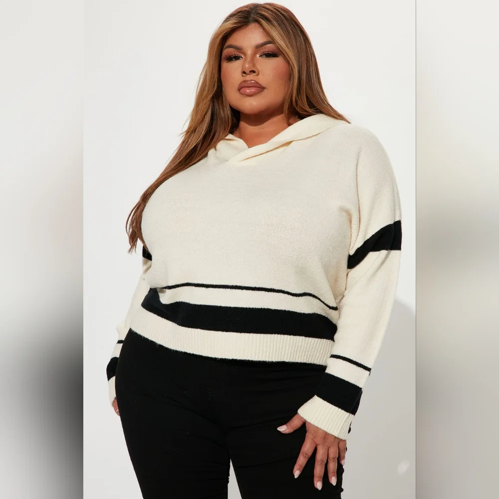 Black and Ivory Hooded long sleeve Sweater - Picture 6 of 8